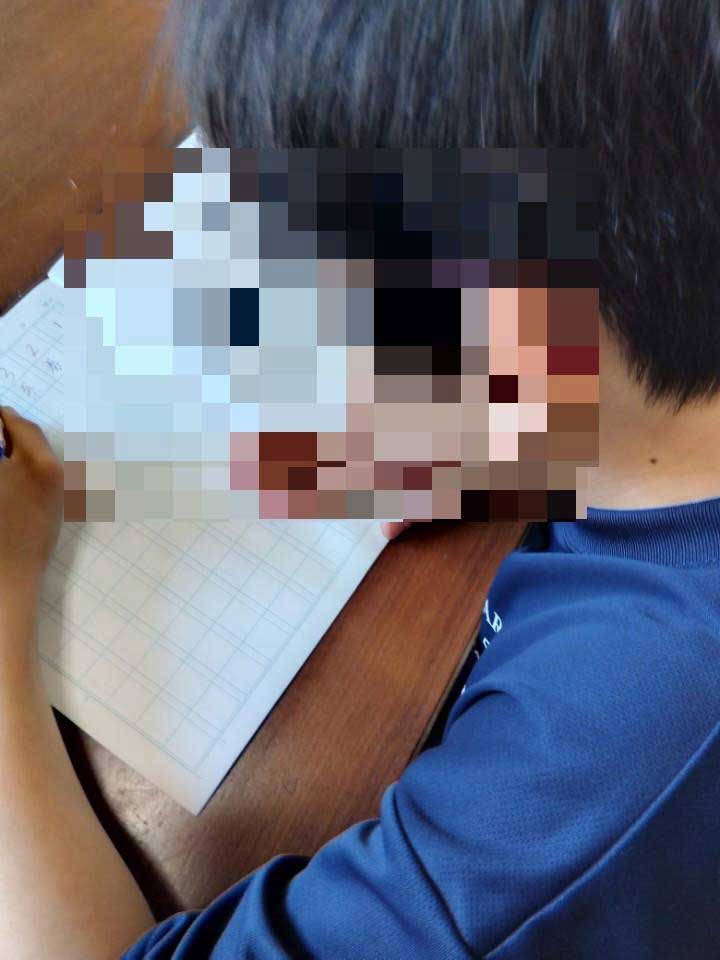 優春光アカデミー:小中学生の学習の様子
