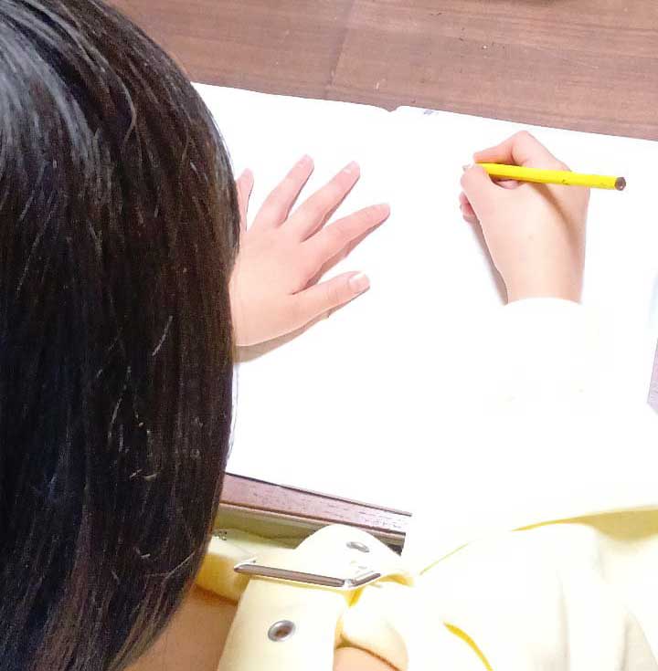 流山セントラルパークの個人塾|少人数制塾|優春光アカデミー:小学生の生徒さんの授業中の様子
