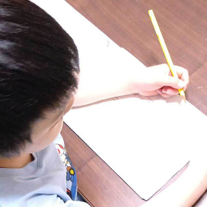 流山セントラルパークの個人塾|少人数制塾|優春光アカデミー:小学生の生徒さんの授業中の様子