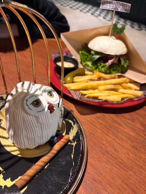 としまえん跡地ハリーポッタースタジオツアー:バックロットカフェのヘドウィグのケーキ
