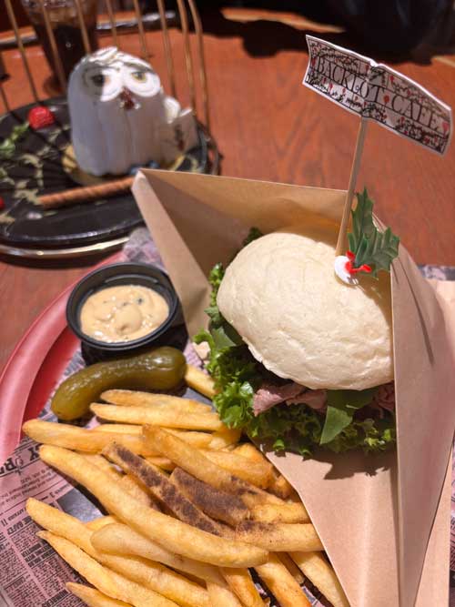 としまえん跡地ハリーポッタースタジオツアー:バックロットカフェの期間限定クリスマスプレート