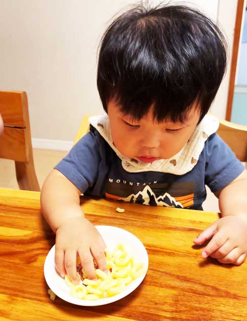 流山の知育ベビーシッター 流山おおたかの森子育てサポートR&mo:れいこ先生とおやつ時間