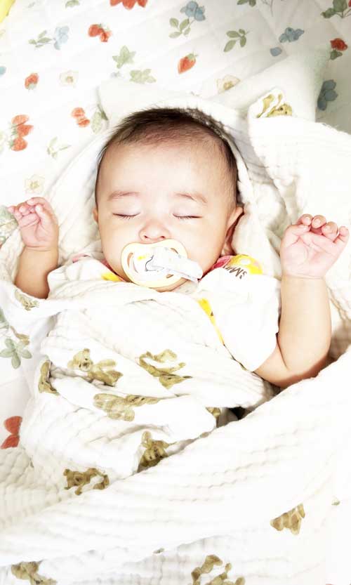 流山の知育ベビーシッター 流山おおたかの森子育てサポートR&mo:れいこ先生とぐっすり眠ったあかちゃん