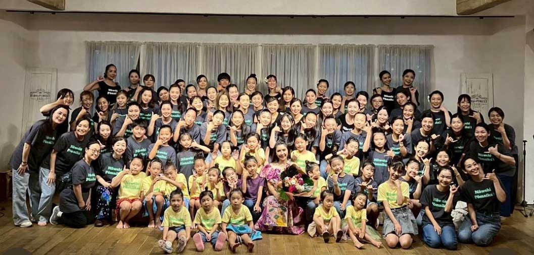流山市・流山おおたかの森のフラダンス教室：ナーヴェヒポーマイカイ生徒集合写真